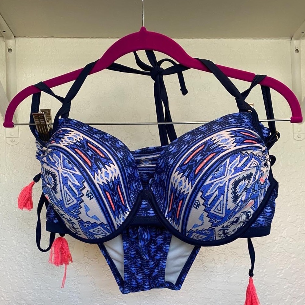 D/DD Top & L bottoms - Xhileration Swim Suit